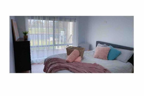 Pet Friendly Home In Albury - Accommodation Port Hedland 1
