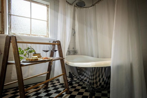 Pet-Friendly Blue Mountains Cottage With Indoor Fireplace - Accommodation Port Hedland 1