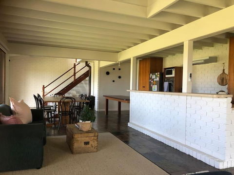 Peterborough Beach House - Accommodation Port Hedland 0