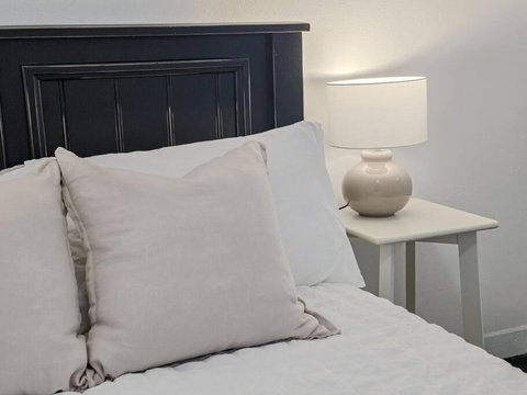 Peters Rest Central Wagga - Accommodation Port Hedland 3