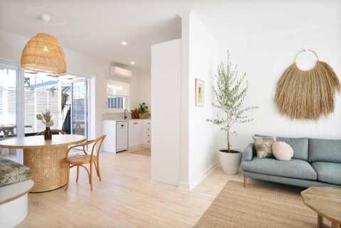 Pine At Arlos Glenelg South - Accommodation Port Hedland 3