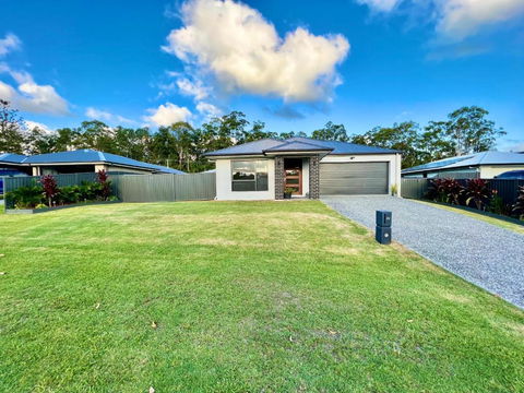 Plantation Retreat 4 Bedroom Modern Home - Accommodation Port Hedland 3