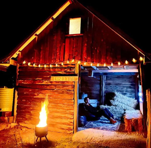 Poets Ode Featuring The Donkey Shed Theatre - Accommodation Port Hedland 2