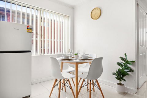 Polished 2-Bed Unit In The Heart Of Parramatta - Accommodation Port Hedland 1