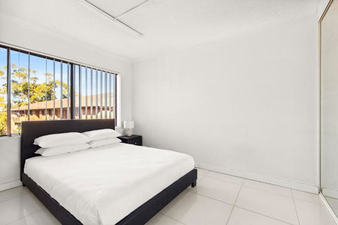 Polished 2-Bed Unit In The Heart Of Parramatta - Accommodation Port Hedland 3