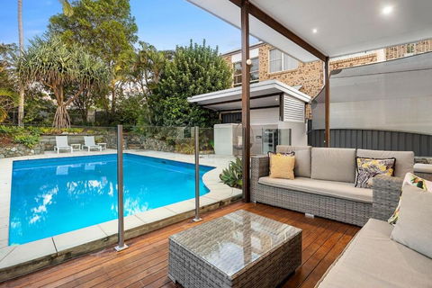 Pool Side Luxury Pet Friendly - Walk To The Beach - Accommodation Port Hedland 1