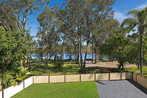 Poolside At Costa - Accommodation Port Hedland 3