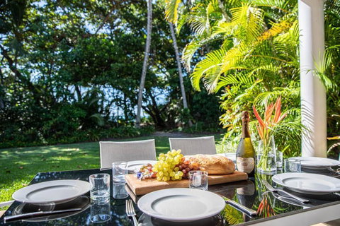 Port Douglas Mirage Villa 433 - Beachfront - Accommodation Port Hedland 0