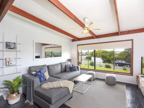 Port Elliot Coastal Cottage - 18 Handby Street,Port Elliot, No Linen Included - Accommodation Port Hedland 1