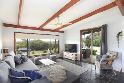Port Elliot Coastal Cottage - 18 Handby Street,Port Elliot, No Linen Included - Accommodation Port Hedland 2