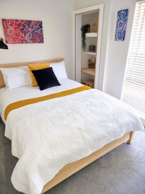 Queen Bed Apartment- No Sharing, Your Very Own Space - Accommodation Port Hedland 0