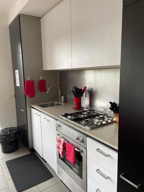 Radiance - Chic Fitzroy Street Apartment - Accommodation Port Hedland 2