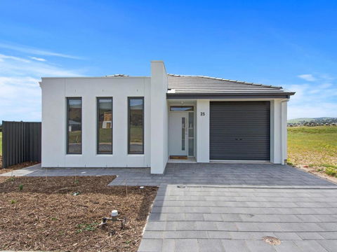 Putters Paradise 25-30 Troon Drive - Accommodation Port Hedland 0