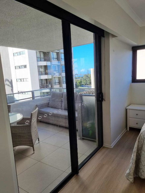 Private Bedroom And Bathroom In A Shared Apartment - Accommodation Port Hedland 0