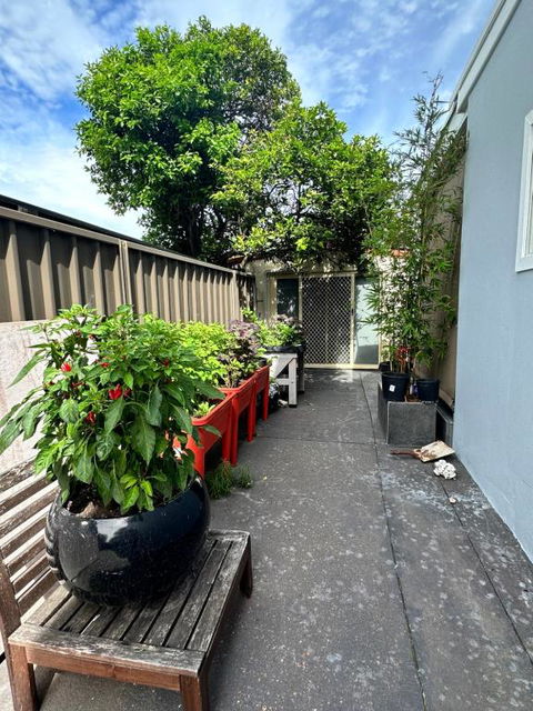 Private, Local Living Studio In Mascot, Airport - Accommodation Port Hedland 2