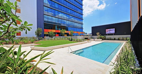 Private Bedroom & Bathroom In Shared Inner Brisbane Apartment - Accommodation Port Hedland 1