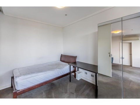 Private Room With Shared Washroom Only In 3bhk Apartment - Accommodation Port Hedland 1