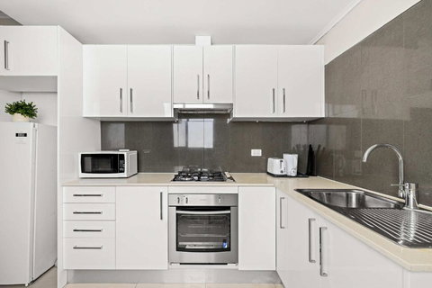 Private Single Room - Conveniently Located At Glebe - Shared Bathroom - Accommodation Port Hedland 3