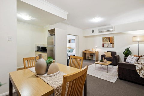 Prized Perth Retreat 1BDR - Accommodation Port Hedland 3