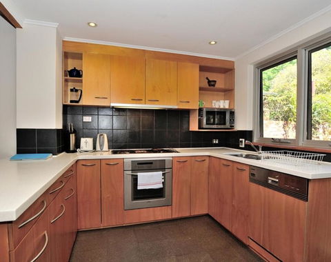Pure Gold - Heritage 2 Bedroom Terraced Cottage - Accommodation Port Hedland 1