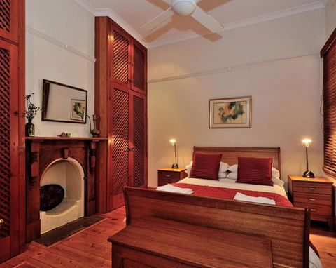 Pure Gold - Heritage 2 Bedroom Terraced Cottage - Accommodation Port Hedland 2