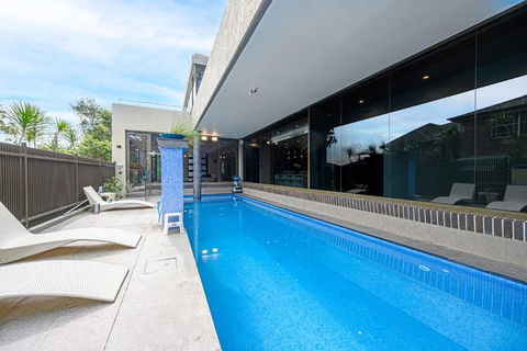 Putney Brand New Luxury House Pool & Waterview - Accommodation Port Hedland 0