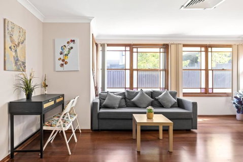 Quadruple Room W Ensuite In Gordon Near Train & Bus - Accommodation Port Hedland 2