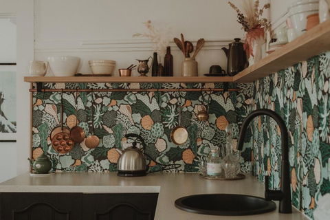 Quaint And Intimate 1-bed Seaside Cottage - Accommodation Port Hedland 0