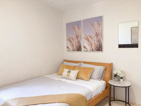 Quaint Double Or Queen Room - Mins To Stations&UNSW - Shared Bathroom - Accommodation Port Hedland 0