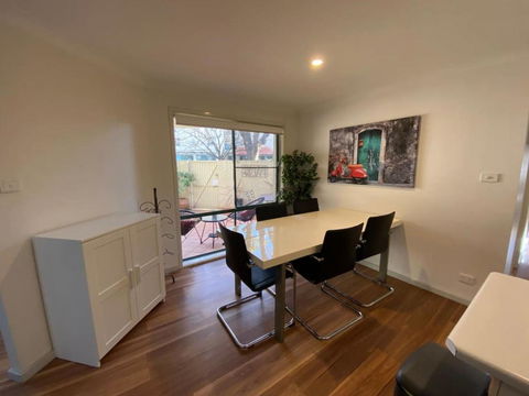 Quiet 2 Bedroom Apt In The Heart Of Old Kingston - Accommodation Port Hedland 1