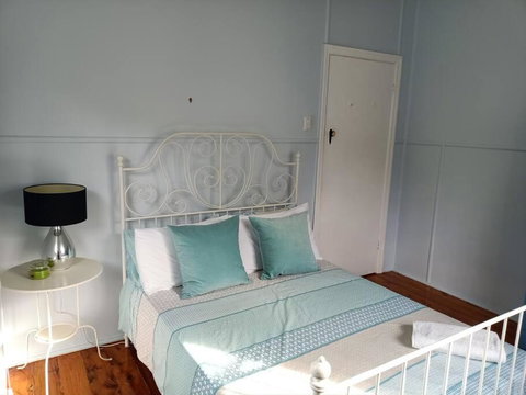 Quiet Private Central Cozy 3bdrm FREE Parking - Accommodation Port Hedland 2