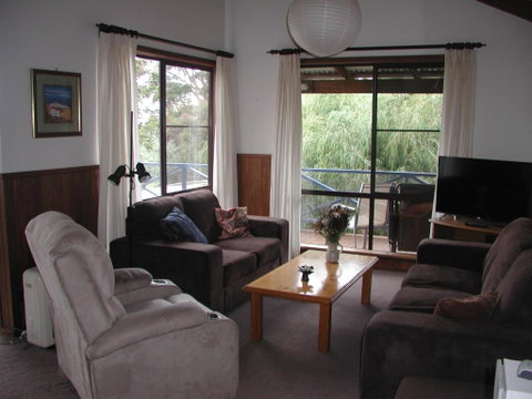 Rainbow House - Accommodation Port Hedland 2