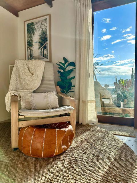 Private Access Retreat 1 Queen Bedroom W Stunning Pool And Ocean Views - Accommodation Port Hedland 3