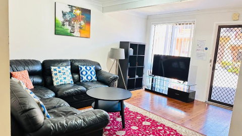 Quiet Family Townhouse In Wollongong CBD - Accommodation Port Hedland 1
