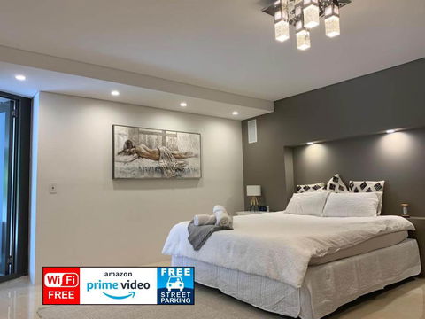 Putney Studio, Short Drive To Parklands & Olympic Park - Accommodation Port Hedland 2