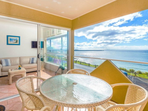 Avalon 1 - Overlooking Beautiful Convent Beach - Accommodation Port Hedland 0