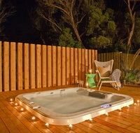 Azure Beach Retreat - Spa Luxury - Accommodation Port Hedland