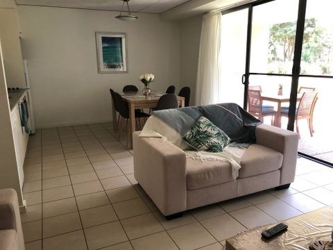 Baden 42 - Rainbow Shores, Ground Floor Unit, Air Conditioned, Overlooking Outdoor Spa - Accommodation Port Hedland 2