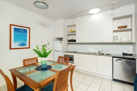 Baden 51 - Rainbow Shores, Air Conditioned, Walk To Beach, Swimming Pools - Accommodation Port Hedland 1
