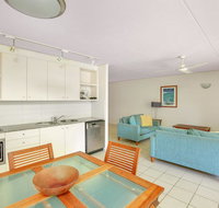Baden 61 - Rainbow Shores Air conditioned Unit Walk To Beach Pool Tennis court - Accommodation Port Hedland
