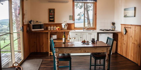Balingup Heights Hilltop Forest Cottages - Accommodation Port Hedland 3