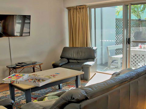 Barefoot' 7/44 Marine Drive - Fabulous Fingal Bay - Accommodation Port Hedland 2