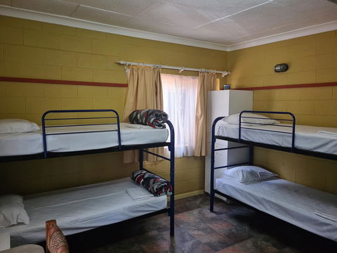Bateman Bay Holiday Park & Batemans Bay YHA - Accommodation Port Hedland 2