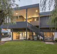 Bay View Retreat - Stunning Ocean Views and 300 metres To Beach - Accommodation Port Hedland