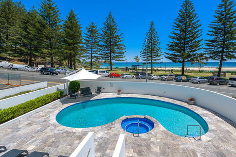 Bayview Apartments Rainbow Bay - Accommodation Port Hedland 1