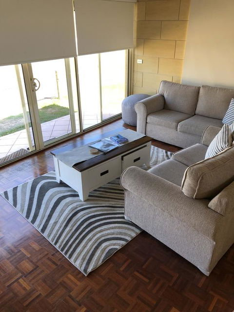 Bayview No 1 - Next To The Beach! - Accommodation Port Hedland 0