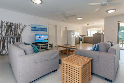 Beach House, Pacific Road, 1/20 - Accommodation Port Hedland 1