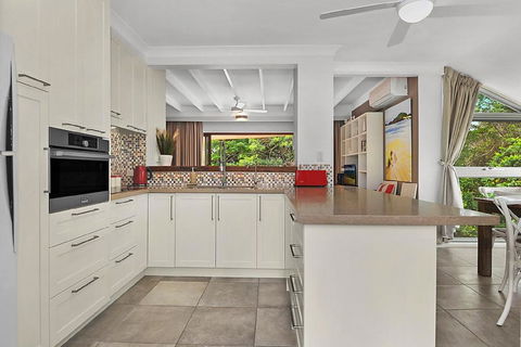 Beachfront 7 Penthouse - Sawtell, NSW - Accommodation Port Hedland 3