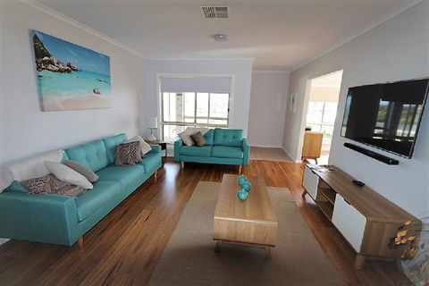 Beachfront Living! - Accommodation Port Hedland 2