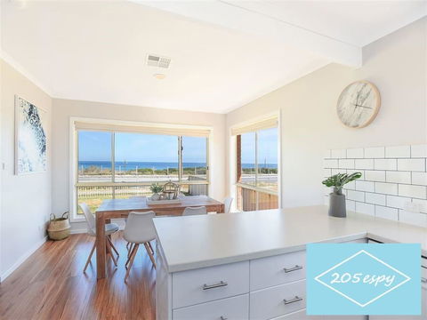Beachfront Living! - Accommodation Port Hedland 0